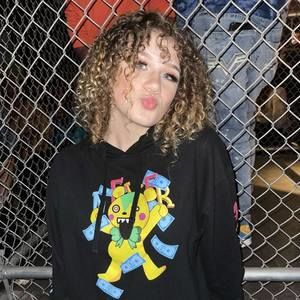 Meet your Posher, Bella